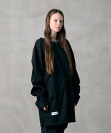 //New// シンプルながらも他に類を見ないディティールを掛け合わせたノーカラーシャツや、カットソー、春先にもピッタリの小物類も登場。