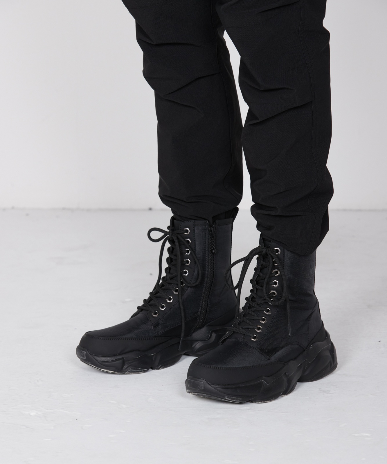 Restock// ブーツ×スニーカー。ーミリタリーブーツをベースに