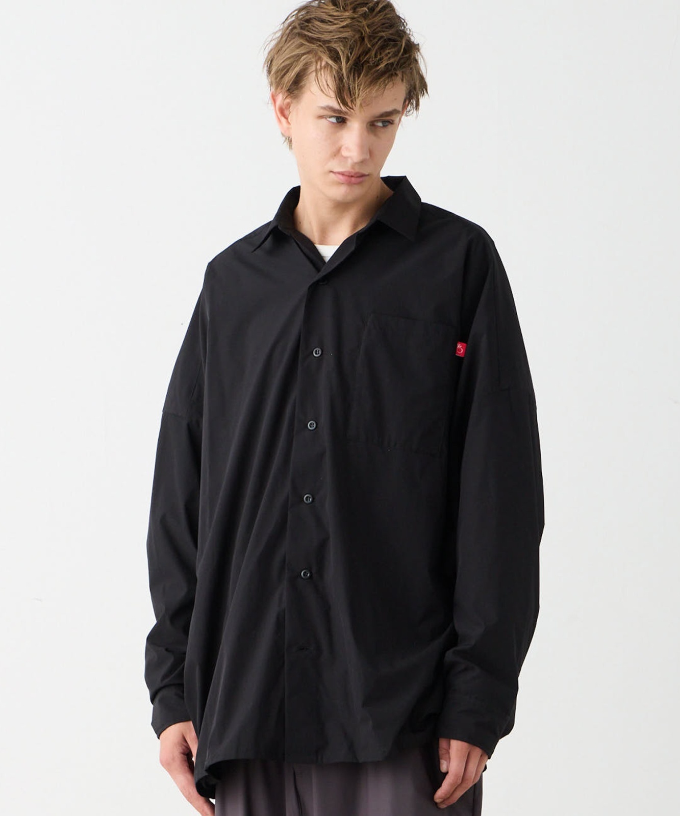 //New// オリジナリティを感じられるシルエットで作り出すドルマンシャツが登場。